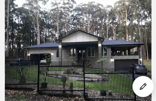 Clematis House | Cosy apartment close to Puffing Billy