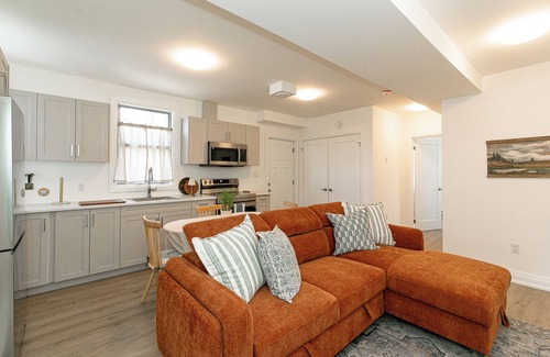 Barrie Apartment | Cosy Apartment Downtown Barrie
