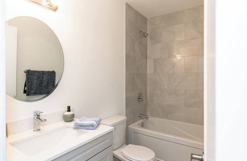 Barrie Apartment | Cosy Apartment Downtown Barrie