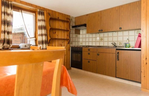 Saas Almagell Apartment | Cosy apartment for 4 people with WIFI, TV and balcony