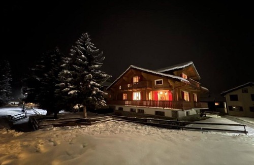 Saas Almagell Apartment | Cosy apartment for 6 guests with WIFI, TV and balcony