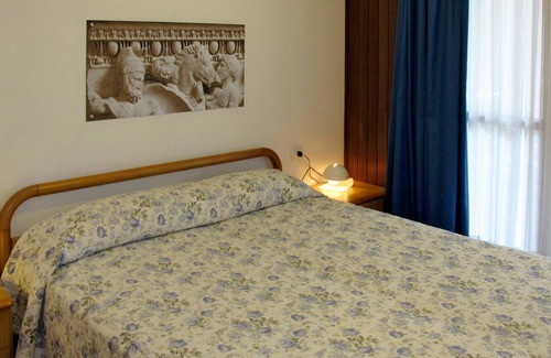 Crociale Apartment | Cosy apartment for 4 guests with pool, WIFI, A/C, TV, terrace, pets allowed and parking