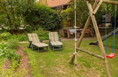 Frickingen Apartment | Cosy Apartment “Ferien- und Obsthof Müller” in Beautiful Countryside