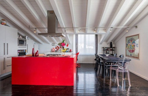 Albisola Superiore Apartment | Cosy apartment for 6 guests with WIFI, pool, TV, patio, pets allowed and parking