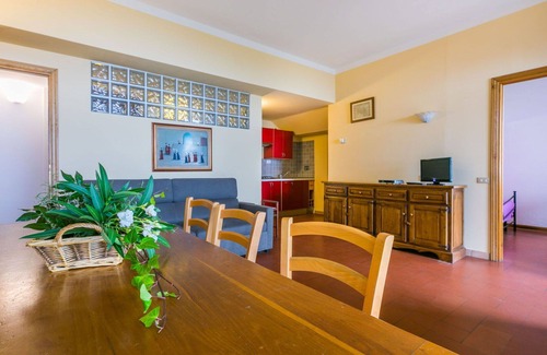 San Baronto Apartment | Cosy apartment for 4 guests with pool, WIFI, TV, terrace, pets allowed, panoramic view and parking