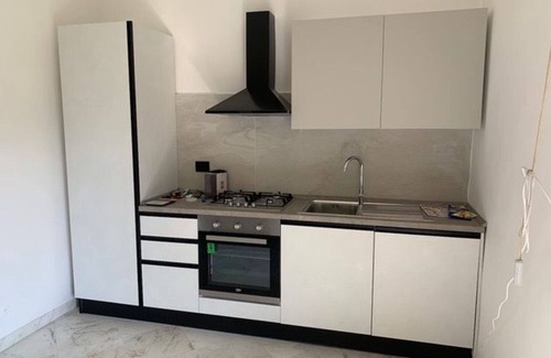 Marina di Massa Apartment | Cosy apartment for 3 people with WIFI, TV, pets allowed and parking, close to Forte Dei Marmi