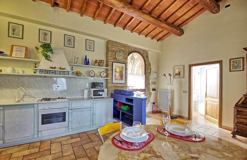 San Gimignano Apartment | Cosy apartment for 2 guests with A/C, WIFI, pool, TV, panoramic view and parking