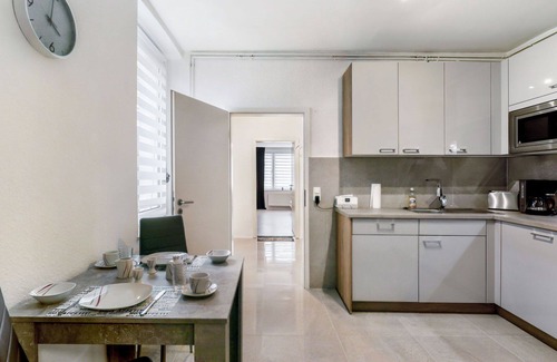 Oberndorf Apartment | Cosy apartment for 2 guests with WIFI, TV, terrace and parking