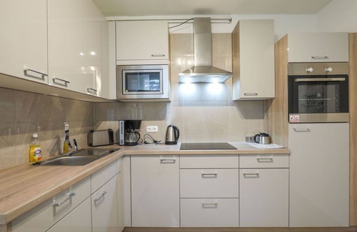 Oberndorf Apartment | Cosy apartment for 2 guests with WIFI, TV, terrace and parking