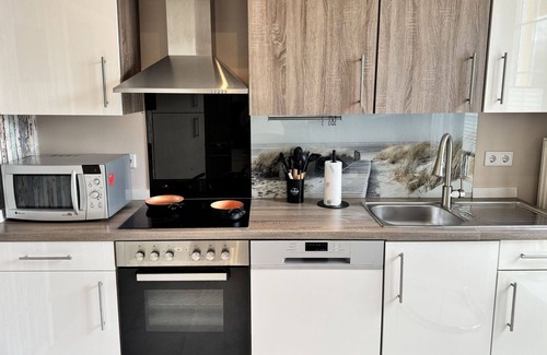 Steinheim Apartment | Cosy apartment for 2 people with hot tub, WIFI, TV, patio, pets allowed and parking
