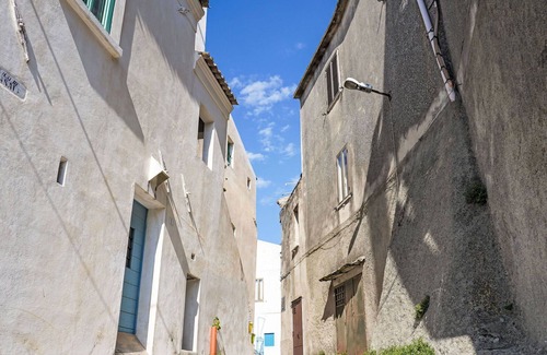 Strongoli Apartment | Cosy apartment for 3 people with WIFI, balcony and pets allowed
