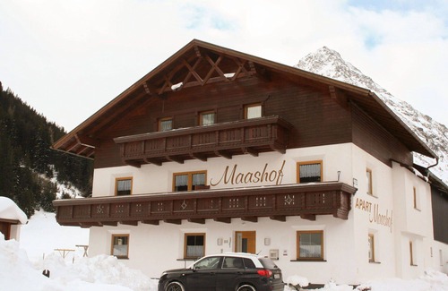 Galtur Apartment | Cosy apartment for 4 guests with WIFI, TV, balcony and parking