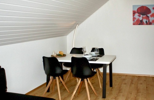 Rulfingen Apartment | Cosy apartment for 4 guests with WIFI, TV, balcony and parking