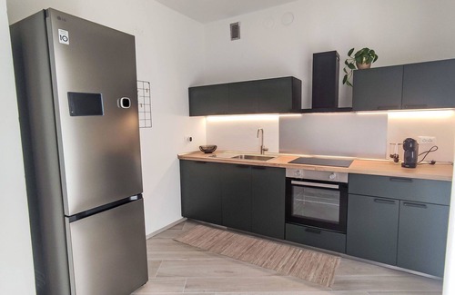Ravina Apartment | Cosy apartment for 4 guests with WIFI, TV, patio, pets allowed and parking