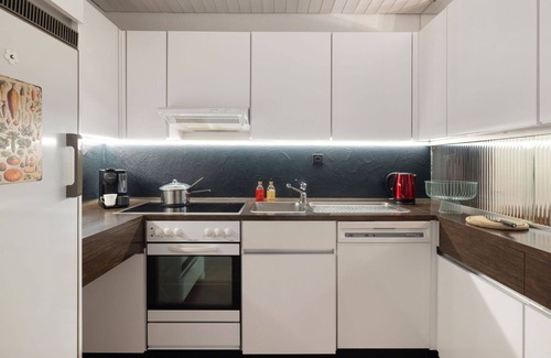 Davos-Dorf Apartment | Cosy apartment for 4 guests with WIFI, TV, balcony and pets allowed