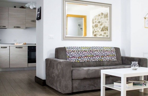 Ovasta Apartment | Cosy apartment for 4 guests with WIFI, TV, balcony and pets allowed