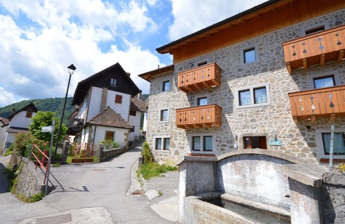 Ovasta Apartment | Cosy apartment for 4 guests with WIFI, TV, balcony and pets allowed