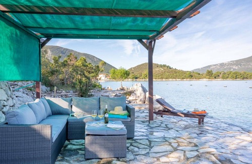 Mali Ston Apartment | Cosy apartment for 4 guests with A/C, hot tub, WIFI, TV and terrace