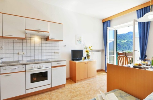 Andriano Apartment | Cosy apartment for 4 people with pool, WIFI, TV and patio