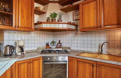 Morosolo Apartment | Cosy apartment for 4 guests with WIFI, TV, balcony and parking