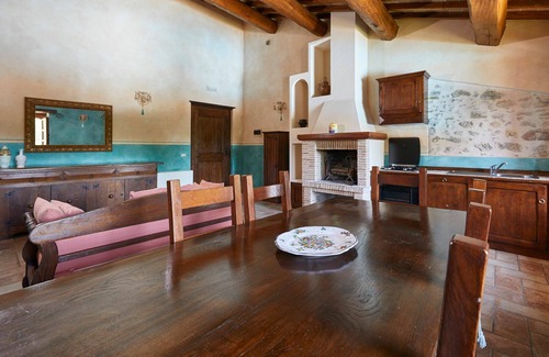 San Brizio Apartment | Cosy apartment for 4 people with pool, WIFI, TV and pets allowed, close to Spoleto