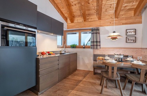 Parpan Apartment | Cosy apartment for 4 people with WIFI, TV and balcony
