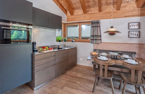 Parpan Apartment | Cosy apartment for 4 people with WIFI, TV and balcony