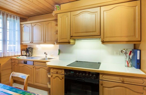 Lenk Apartment | Cosy apartment for 4 people with WIFI and balcony