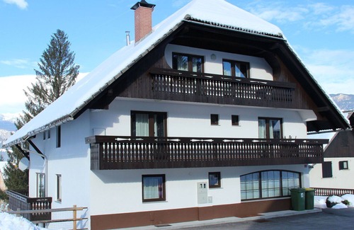Bohinjska Bistrica Apartment | Cosy apartment for 4 guests with WIFI, TV, balcony, pets allowed, panoramic view and parking