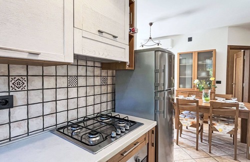Savona Apartment | Cosy apartment for 5 guests with WIFI, TV, patio, pets allowed, panoramic view and parking