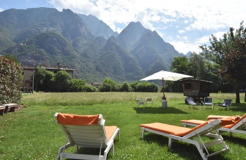 Prata Camportaccio Apartment | Cosy apartment for 5 guests with A/C, WIFI, TV, patio, pets allowed and parking