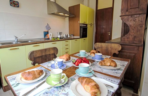 Pallanza Apartment | Cosy apartment for 5 people with WIFI, TV, balcony and parking