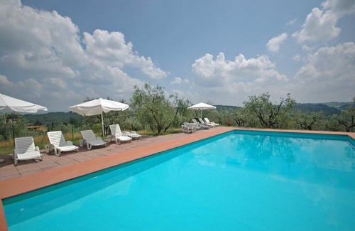 Romola Apartment | Cosy apartment for 5 people with WIFI, pool and panoramic view, close to Florence