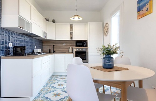 Eden Beach Apartment | Cosy apartment for 5 people with A/C, TV, patio and parking
