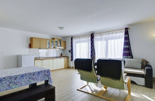 Bohinjska Bistrica Apartment | Cosy apartment for 5 people with WIFI, TV, balcony, pets allowed, panoramic view and parking