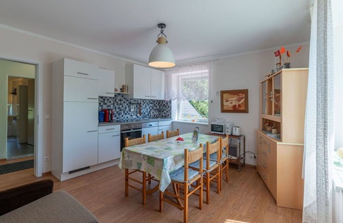 Gallizien Apartment | Cosy apartment for 6 guests with WIFI, TV, patio, pets allowed, panoramic view and parking
