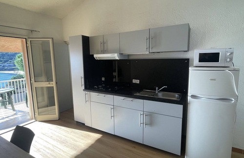 Conca Apartment | Cosy apartment for 6 guests with WIFI, pool, A/C, terrace, pets allowed, panoramic view and park.