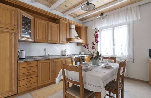 Erli Apartment | Cosy apartment for 6 guests with WIFI, TV, terrace, pets allowed and parking
