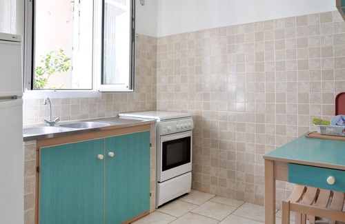 Pineto Apartment | Cosy apartment for 6 people with WIFI, A/C, TV, terrace, pets allowed and parking