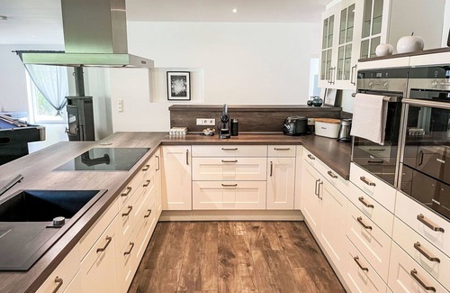Hemmoor Apartment | Cosy apartment for 7 guests with WIFI, TV, terrace and parking
