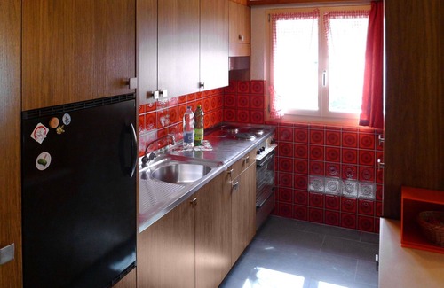 Elm Apartment | Cosy apartment for 7 people with WIFI, TV, patio, panoramic view and parking