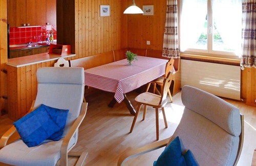 Elm Apartment | Cosy apartment for 7 people with WIFI, TV, patio, panoramic view and parking