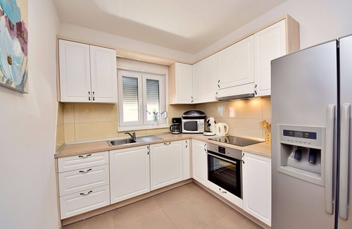 Dusina Apartment | Cosy apartment for 8 people with WIFI, A/C, private pool, TV and terrace