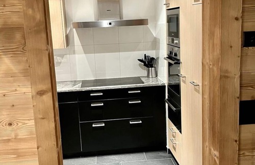Schoenried Apartment | Cosy apartment for 8 people with WIFI, TV and balcony