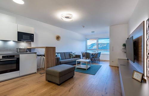 Annenheim Apartment | Cosy apartment for 3 people with WIFI, TV, balcony and parking