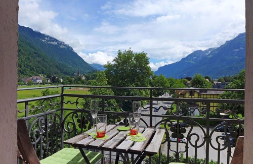 Central Interlaken Apartment | Cosy apartment for 4 people with WIFI, TV, balcony, panoramic view and parking