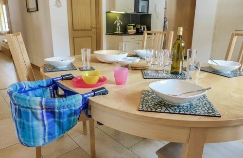 Blausee Apartment | Cosy apartment for 6 guests with WIFI, TV, terrace, panoramic view and parking