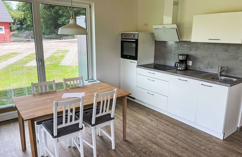 Hechthausen Apartment | Cosy apartment for 4 people with pool, WIFI, TV, terrace, pets allowed and parking