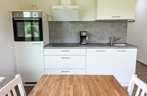 Hechthausen Apartment | Cosy apartment for 4 people with pool, WIFI, TV, terrace, pets allowed and parking