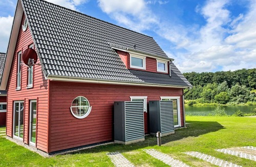 Hechthausen Apartment | Cosy apartment for 4 people with pool, WIFI, TV, balcony, pets allowed and parking